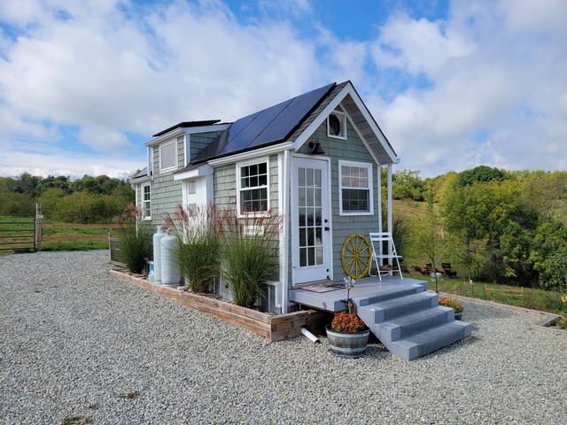 Pittsburgher Highland Farm Tiny House